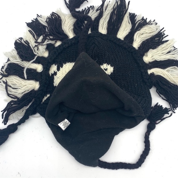 Mohawk Skull Beanie - Picture 5 of 6